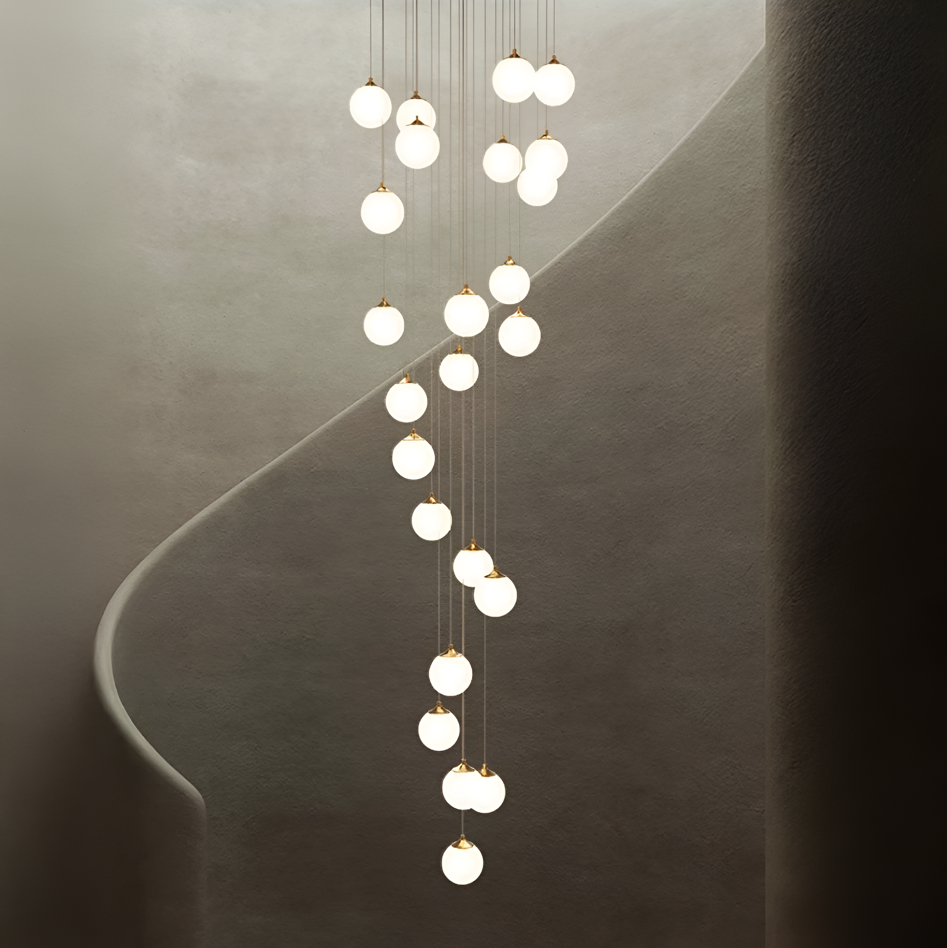 Závěsný lustr, 25 glóbů XE27, zlatý, nastavitelná výška Moderní lustry Výchozí název Alessandro Design