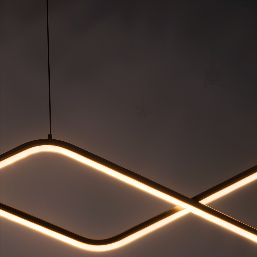 Závěsný LED lustr s dálkovým ovládáním ZIGZAG 27W, studené/teplé/neutrální světlo, stmívatelné, černé, výškově nastavitelné LED lustry s dálkovým ovládáním Výchozí název Alessandro Design