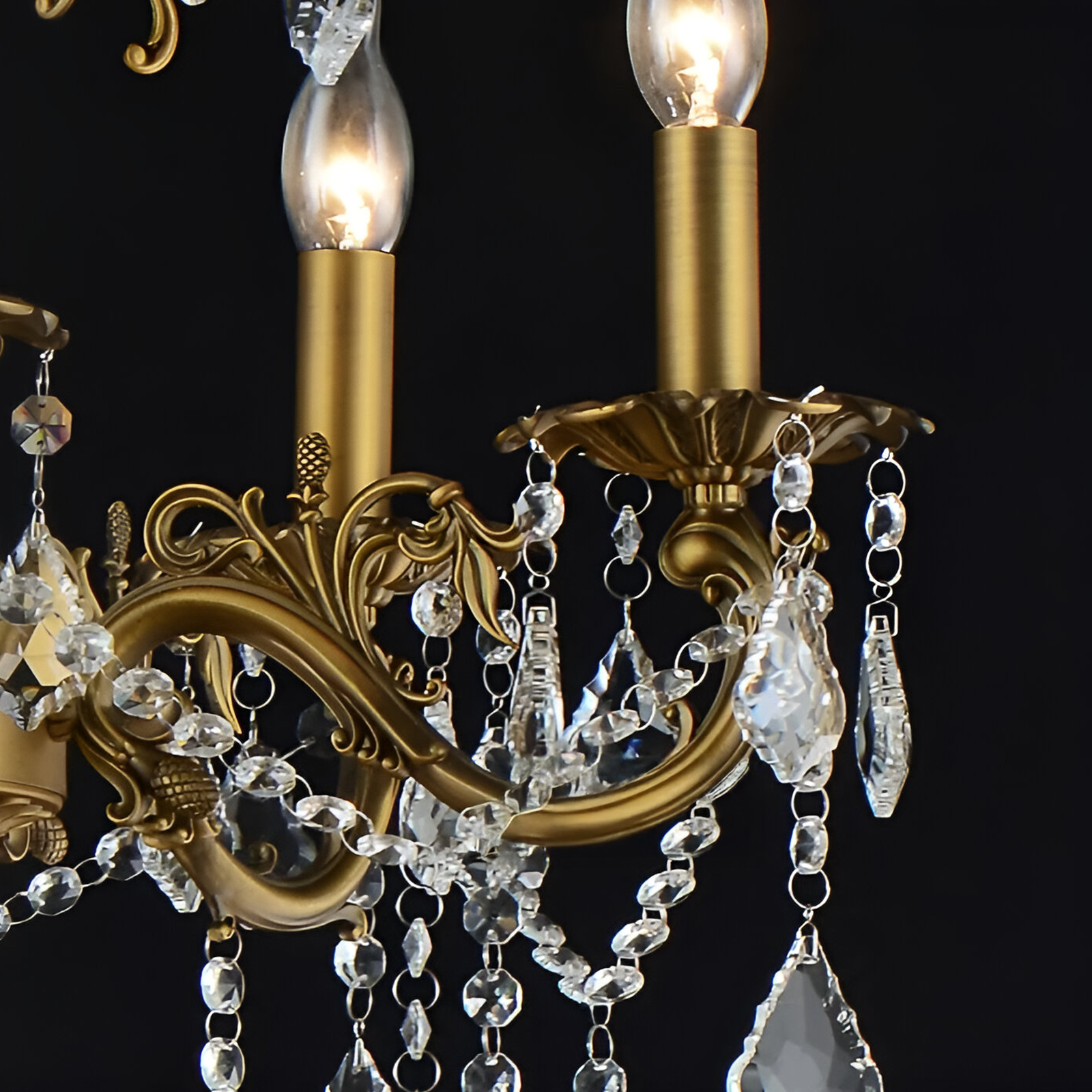 SANSSOUCI Royal Lustr 12xE14 Kov a Crystal Nastavitelná výška Starožitná mosaz Klasické lustry Výchozí název Alessandro Design