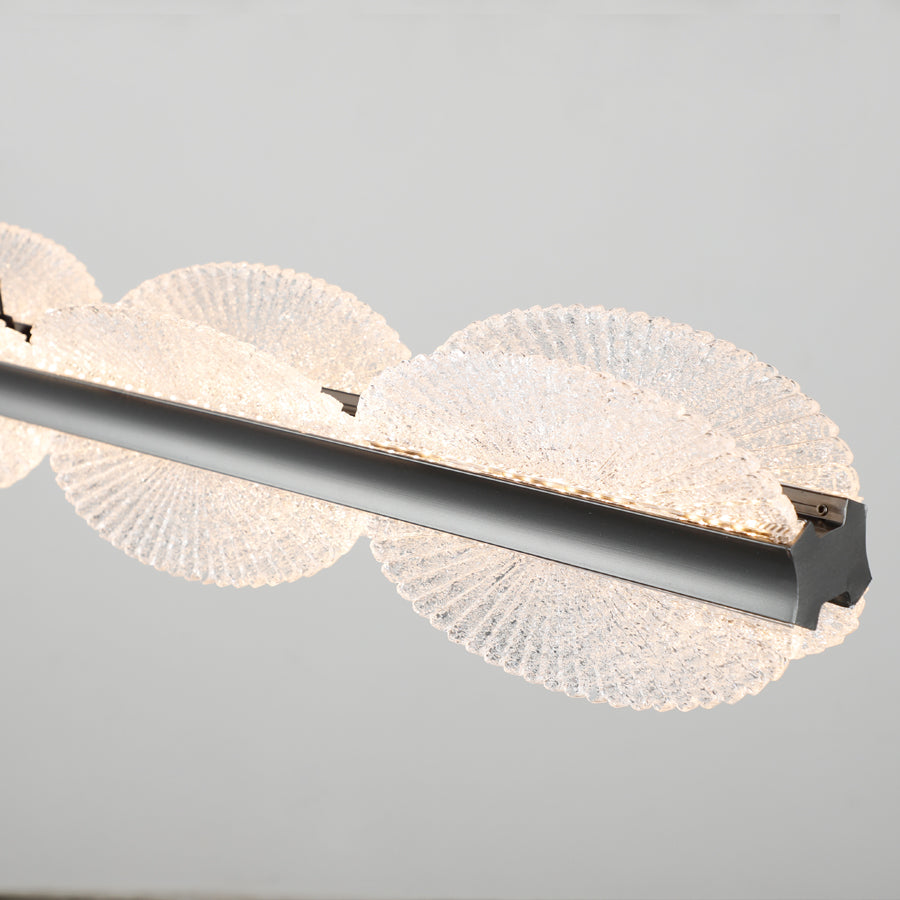 Závěsný LED lustr s dálkovým ovládáním ISOTTA 105W, studené/teplé/neutrální světlo 3000K/4000K/6000K, stmívatelné, nastavitelná výška, černá a stříbrná, kovové a křišťálové LED lustry s dálkovým ovládáním Výchozí název Alessandro Design