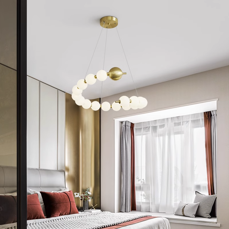Aurelia 41W akrylový LED závěsný lustr s dálkovým ovládáním, stmívatelný, 3000K/4000K/6000K, zlaté, kovové a akrylové LED lustry s dálkovým ovládáním Výchozí název Alessandro Design