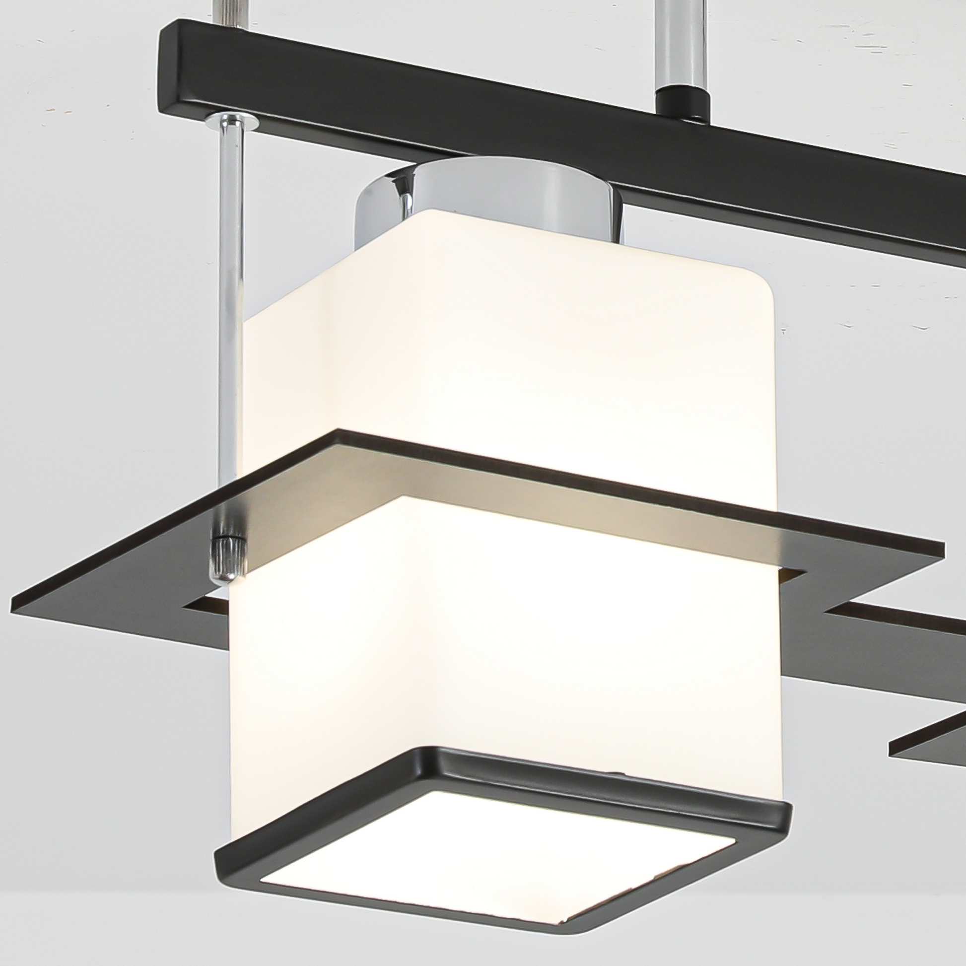 Klasický lustr Aramis s dřevěným čtvercovým stínidlem 2X E27 Šedočerný Klasické lustry Výchozí název Alessandro Design