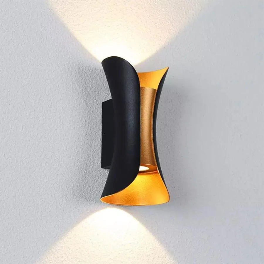 Venkovní nástěnné LED svítidlo Pauline 2, 10W, 20x10, 3000K, kov, černá a zlatá Venkovní nástěnná svítidla Výchozí název Alessandro Design
