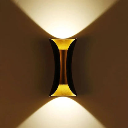 Venkovní nástěnné LED svítidlo Pauline 2, 10W, 20x10, 3000K, kov, černá a zlatá Venkovní nástěnná svítidla Výchozí název Alessandro Design