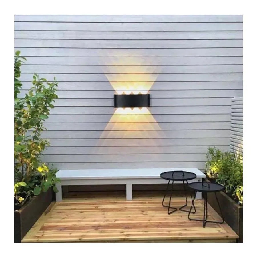 Venkovní a vnitřní nástěnná LED lampa Fantas, 8 zdrojů x 1W, IP65, kovová, černá, 3000K Venkovní nástěnná svítidla Výchozí název Alessandro Design