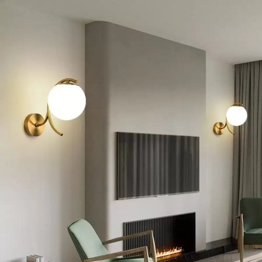 Stylové nástěnné svítidlo 1x E27 White Gold Vnitřní nástěnné svítidlo Výchozí název Alessandro Design
