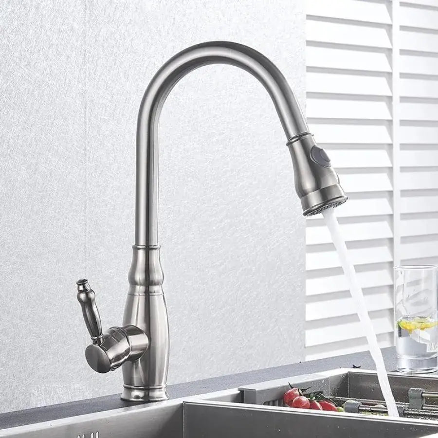 Kuchyňská baterie s výsuvnou sprchou, SUS304 nerezová ocel, satén, YSQ/105 Kuchyňské baterie Výchozí název Alessandro Design