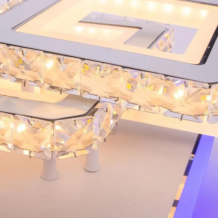 LED lustr s dálkovým ovládáním a krystalem LEILA 87W, 3 čtverce, studené/teplé/neutrální světlo, stmívatelné, bílý LED lustr s dálkovým ovládáním Výchozí název Alessandro Design