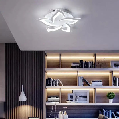 LED lustr s dálkovým ovládáním LOTUS 54W, 5 okvětních lístků, studené/teplé/neutrální světlo, stmívatelné, bílý LED lustr s dálkovým ovládáním Výchozí název Alessandro Design