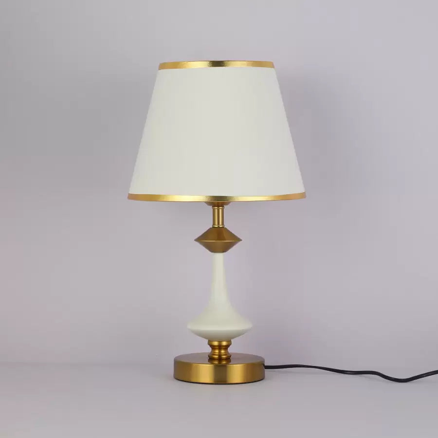 Lampa Nevaeh 1x E27 Bílé zlato Lampy a lampy Výchozí název Alessandro Design